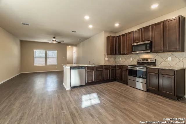 2416 Marty Way Seguin, TX 78155