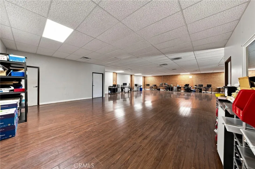 1084 E 1st Pomona, CA 91766