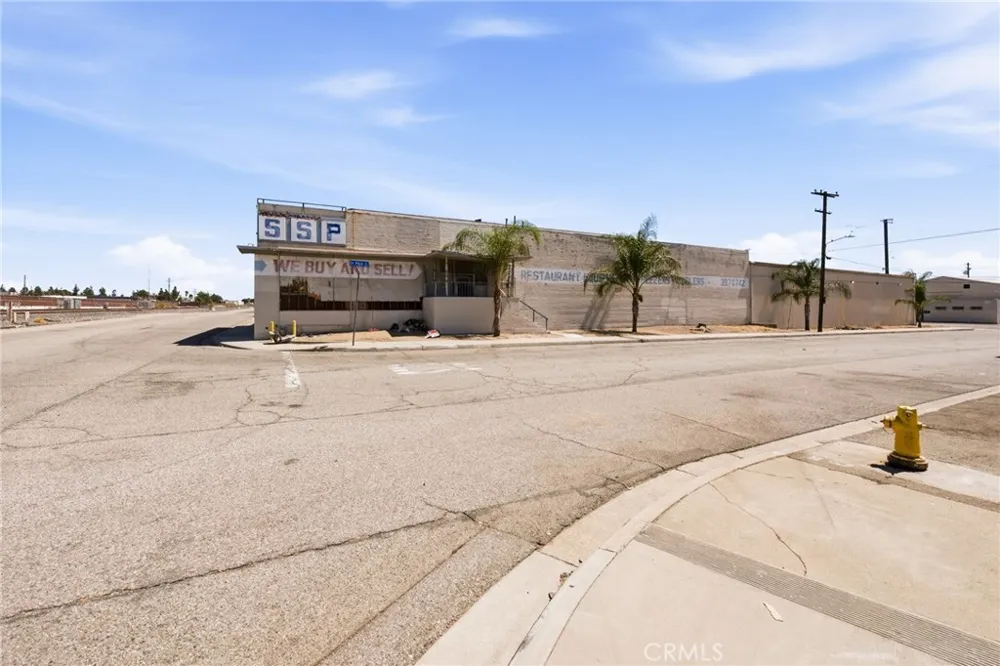 1084 E 1st Pomona, CA 91766