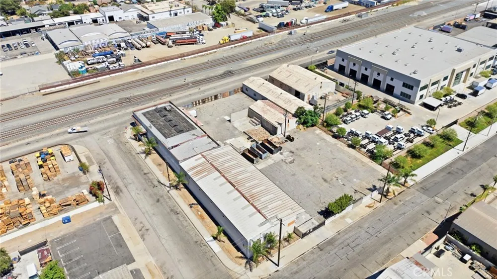 1084 E 1st Pomona, CA 91766