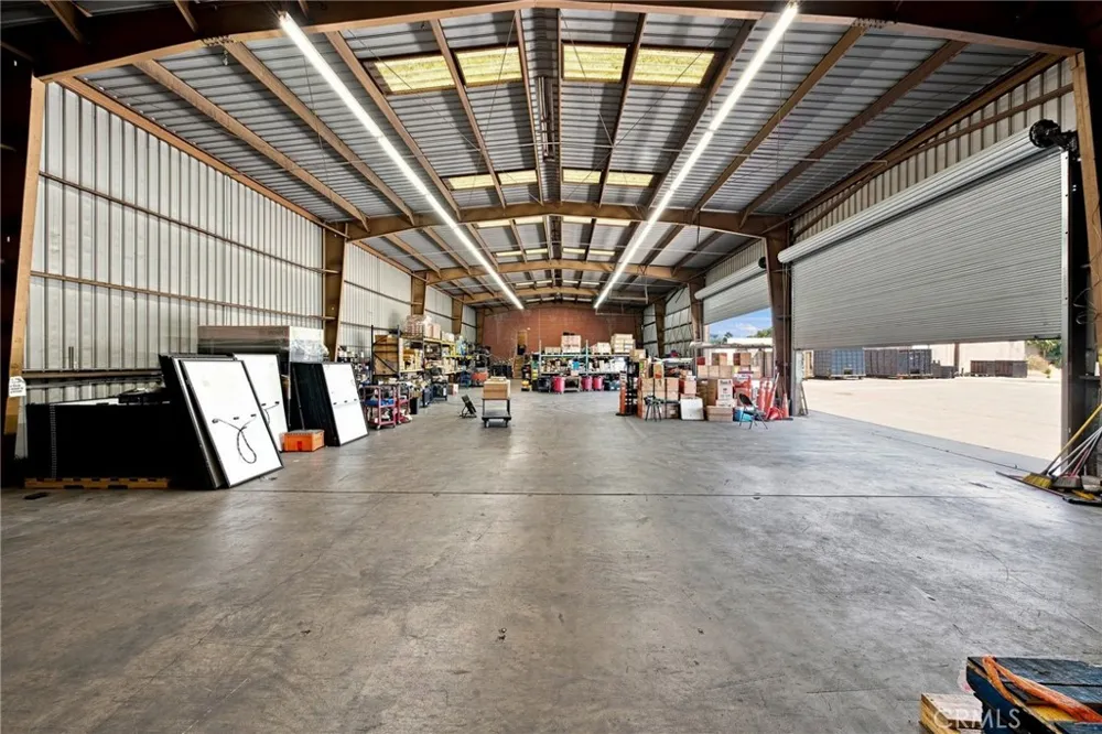 1084 E 1st Pomona, CA 91766