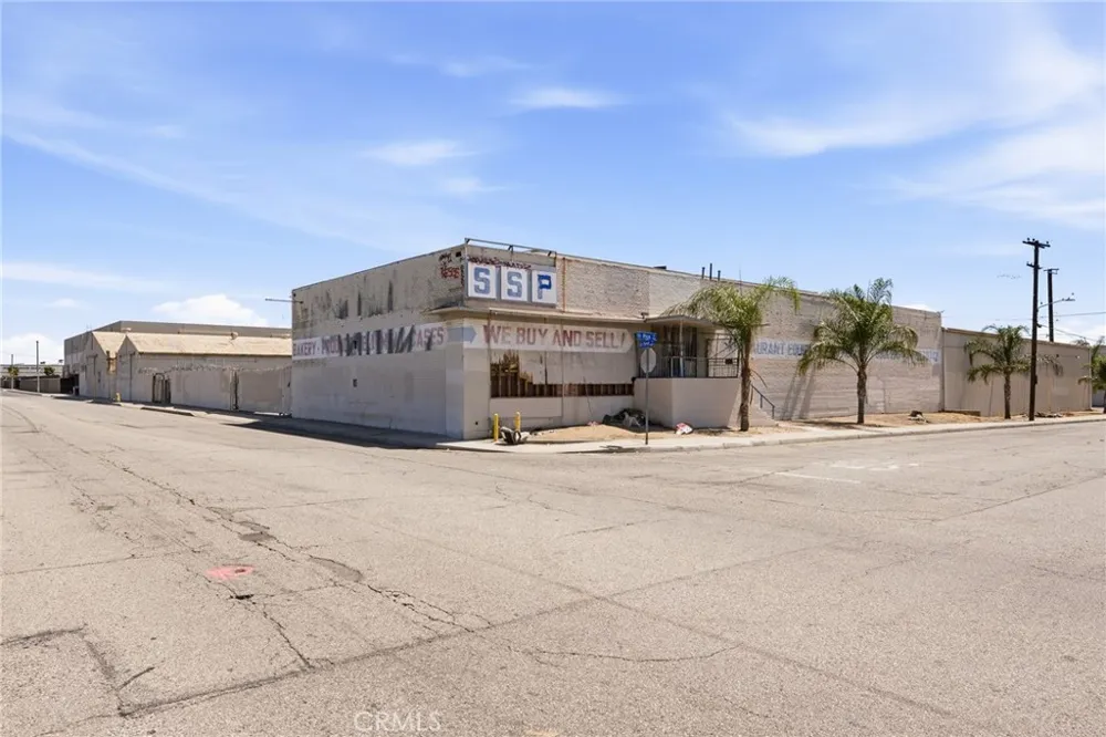 1084 E 1st Pomona, CA 91766
