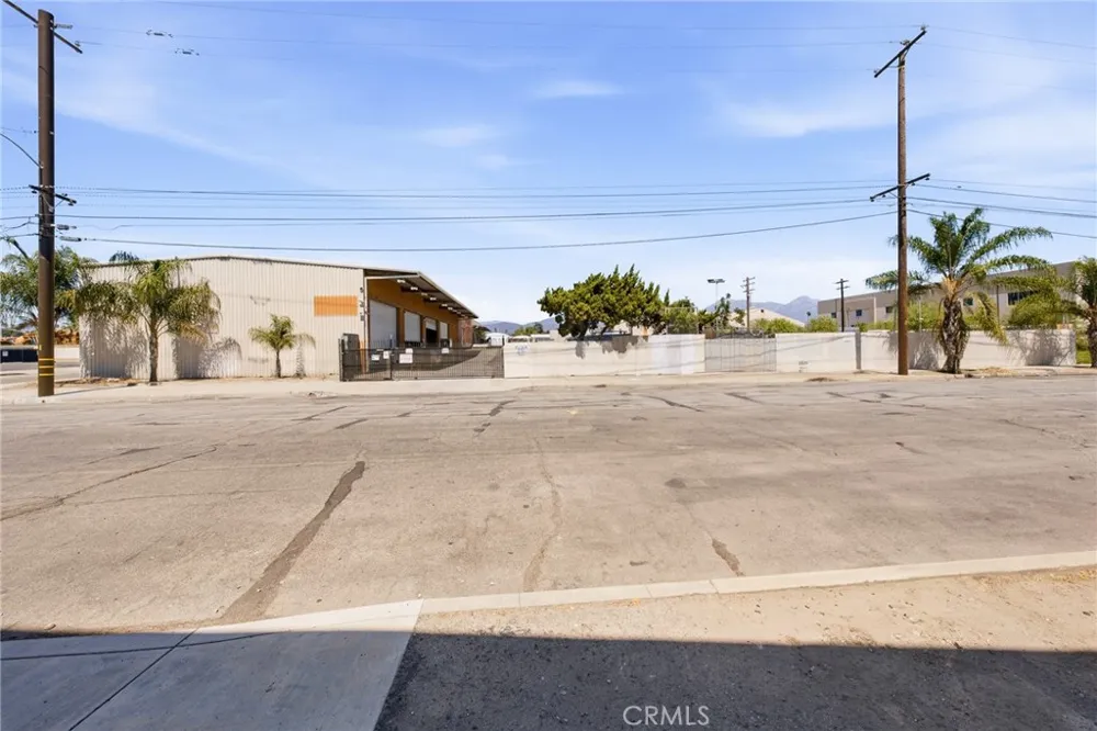 1084 E 1st Pomona, CA 91766