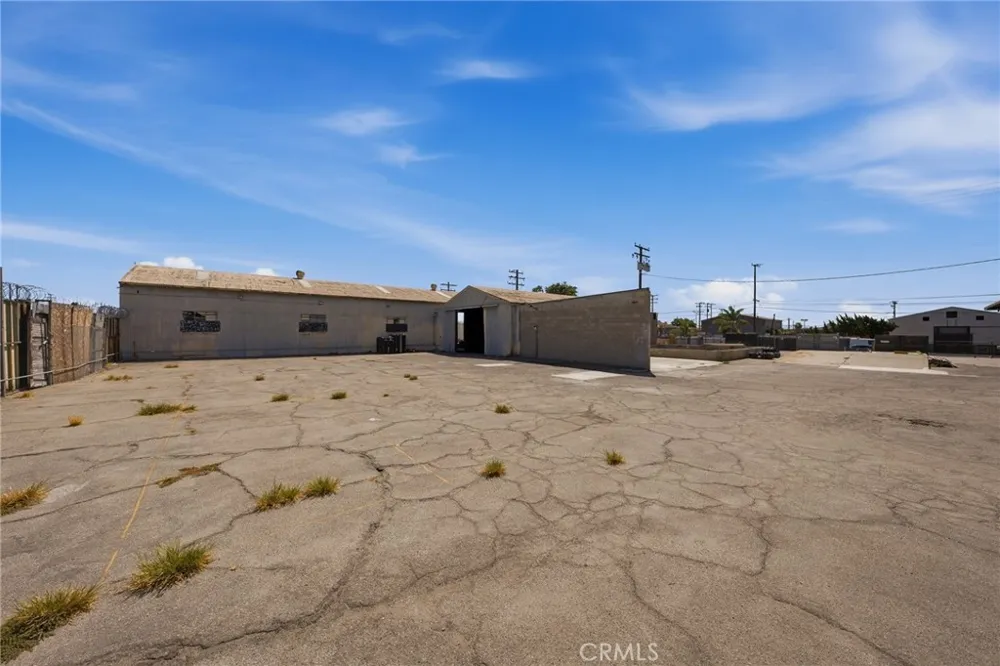 1084 E 1st Pomona, CA 91766