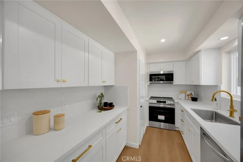9579 Adams Huntington Beach, CA 92646