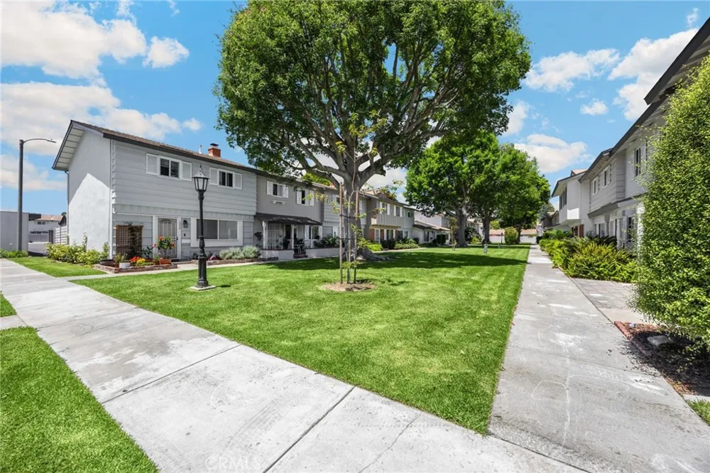 9579 Adams Huntington Beach, CA 92646