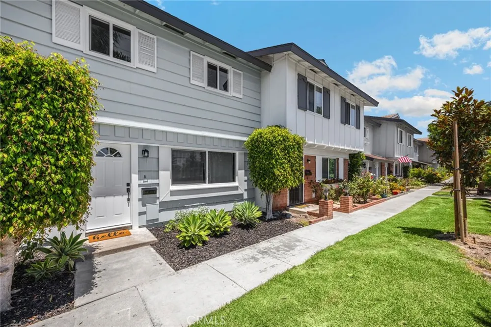9579 Adams Huntington Beach, CA 92646