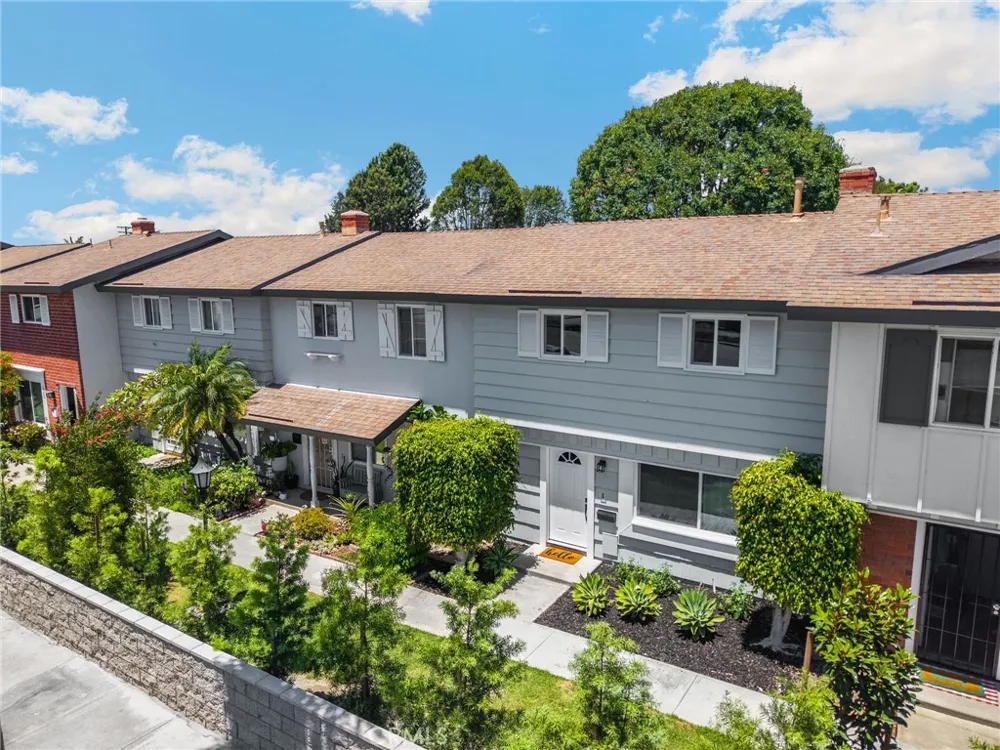 9579 Adams Huntington Beach, CA 92646