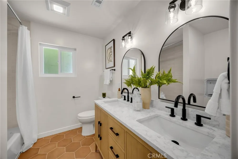 9579 Adams Huntington Beach, CA 92646
