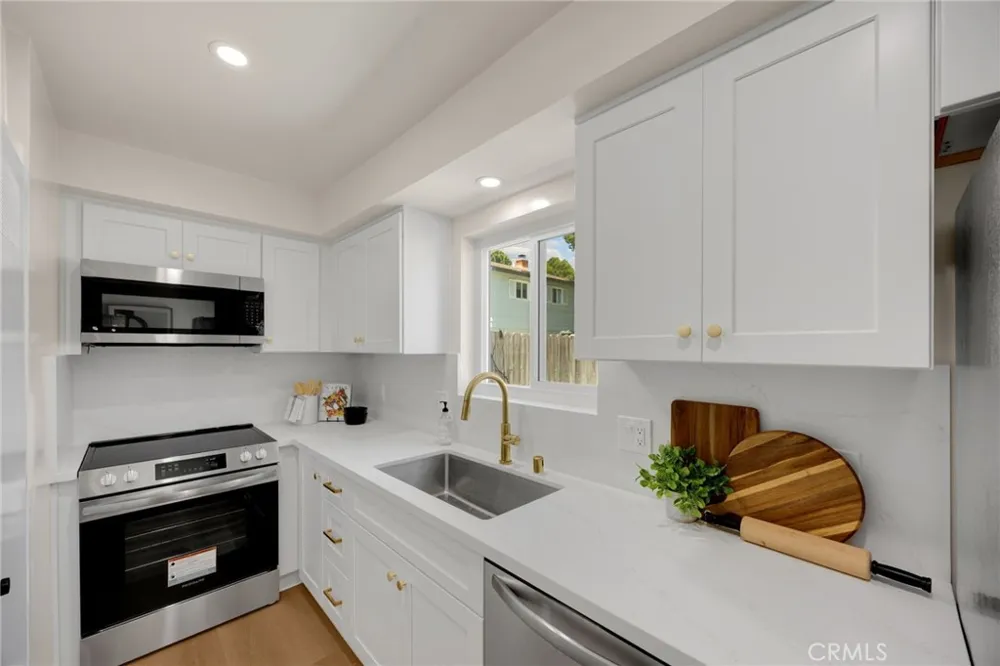 9579 Adams Huntington Beach, CA 92646