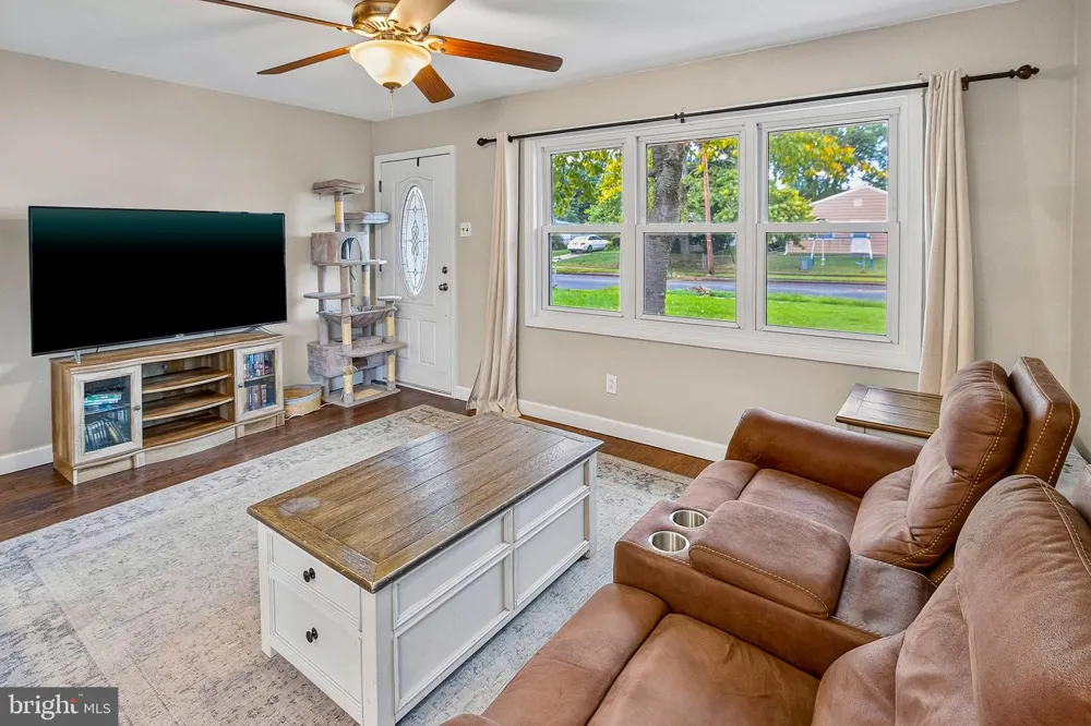 528 S MAPLE AVENUE Maple Shade, NJ 08052