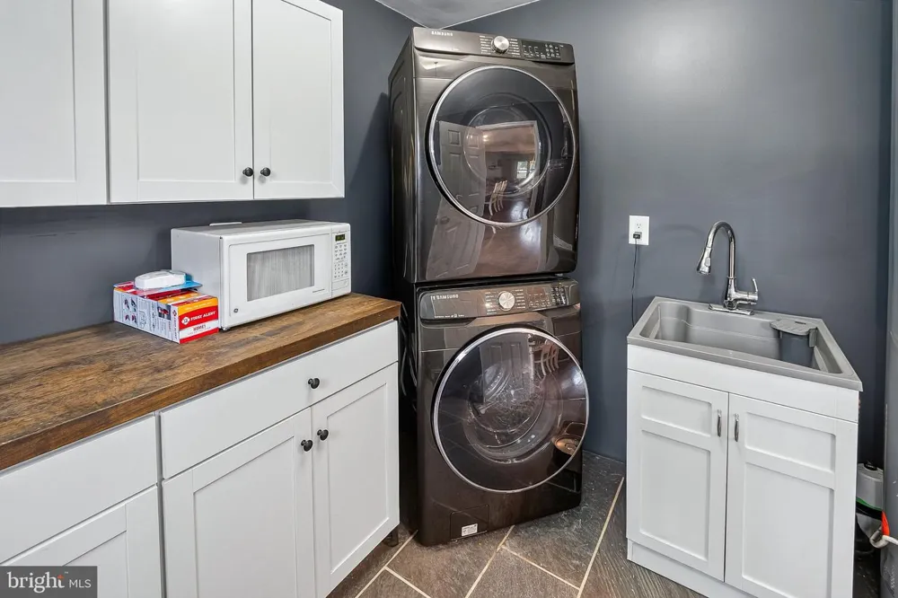 528 S MAPLE AVENUE Maple Shade, NJ 08052