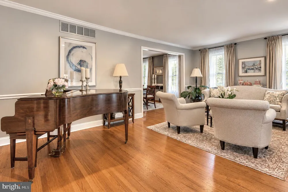 165 WESTOVER DRIVE Delran, NJ 08075