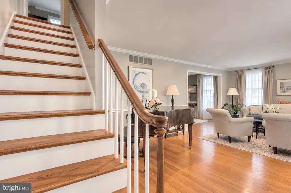 165 WESTOVER DRIVE Delran, NJ 08075