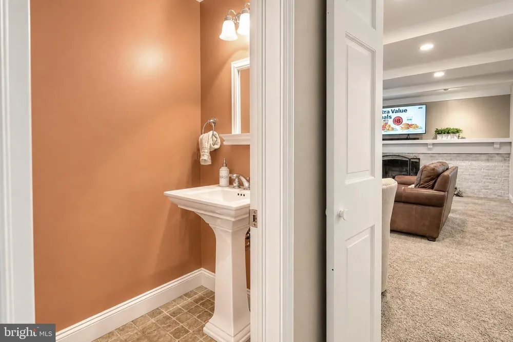 165 WESTOVER DRIVE Delran, NJ 08075