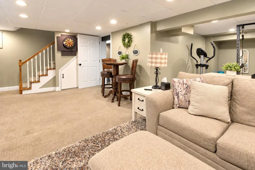165 WESTOVER DRIVE Delran, NJ 08075