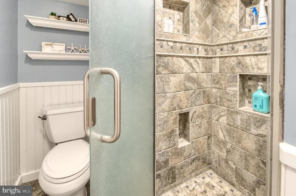 165 WESTOVER DRIVE Delran, NJ 08075