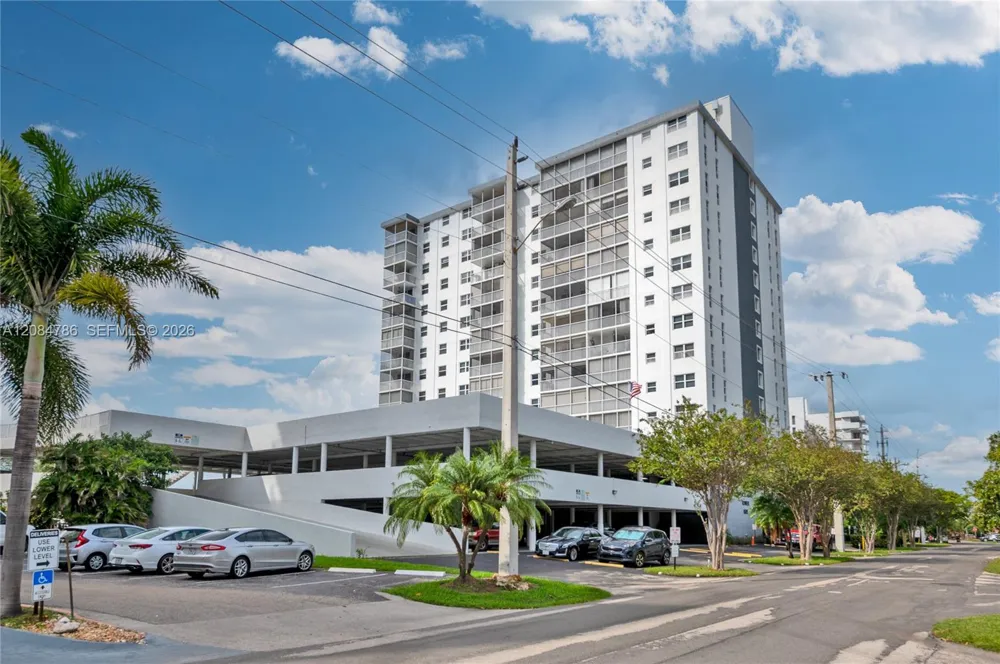 1505 Riverside Dr #1507 Pompano Beach, FL 33062