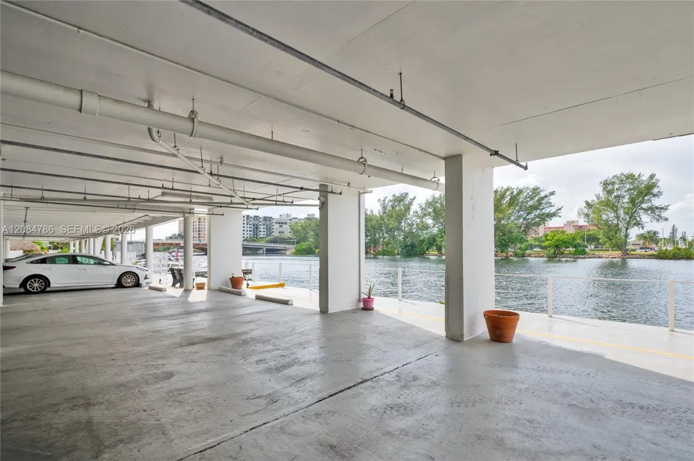 1505 Riverside Dr #1507 Pompano Beach, FL 33062