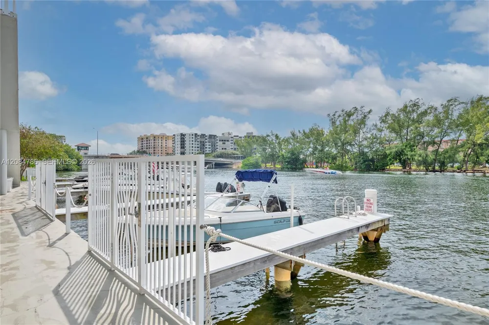1505 Riverside Dr #1507 Pompano Beach, FL 33062