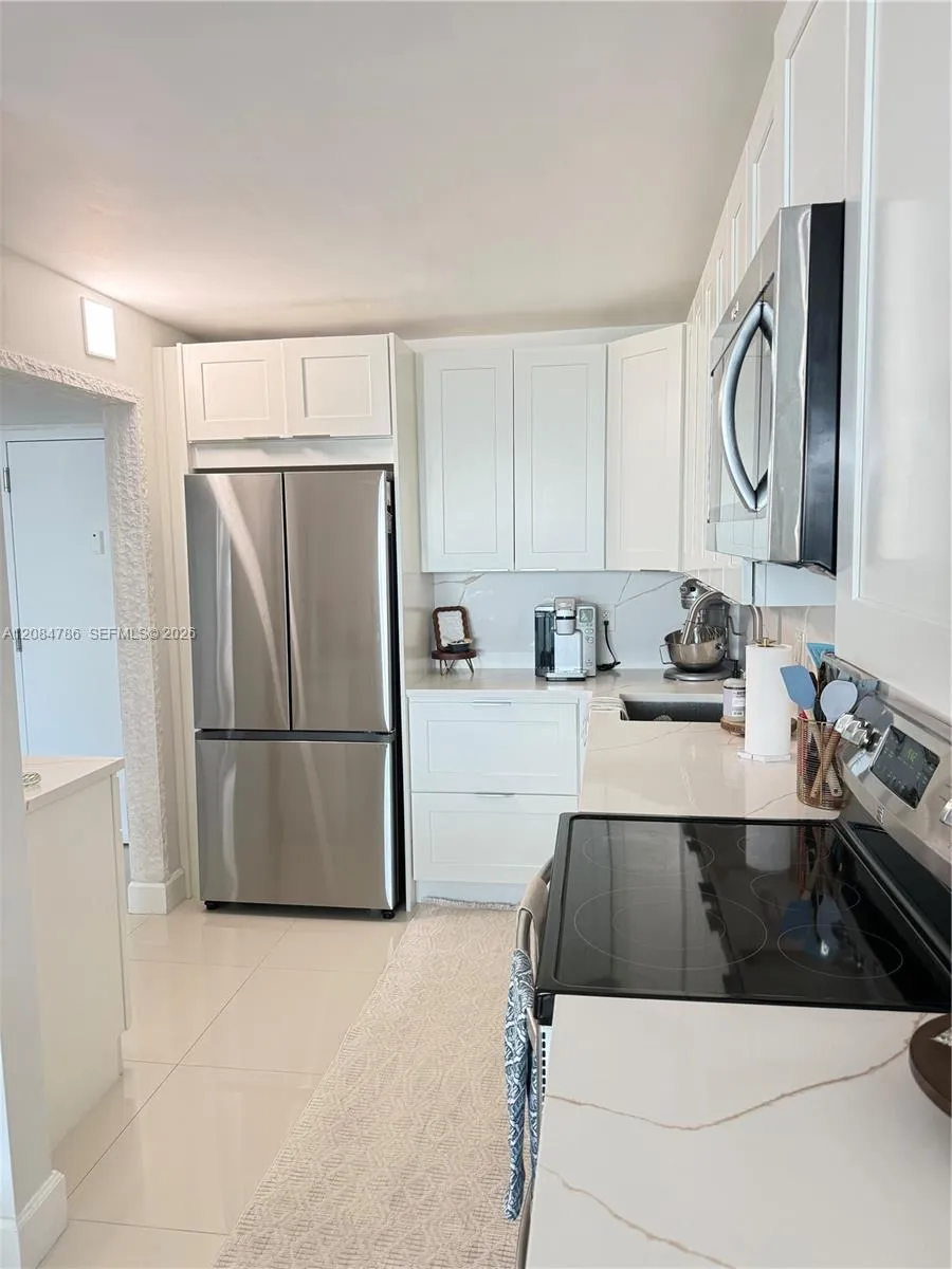 1505 Riverside Dr #1507 Pompano Beach, FL 33062