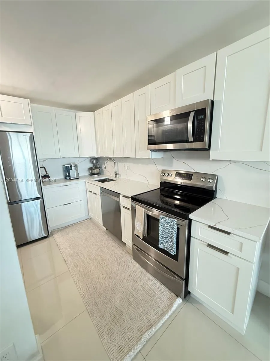 1505 Riverside Dr #1507 Pompano Beach, FL 33062