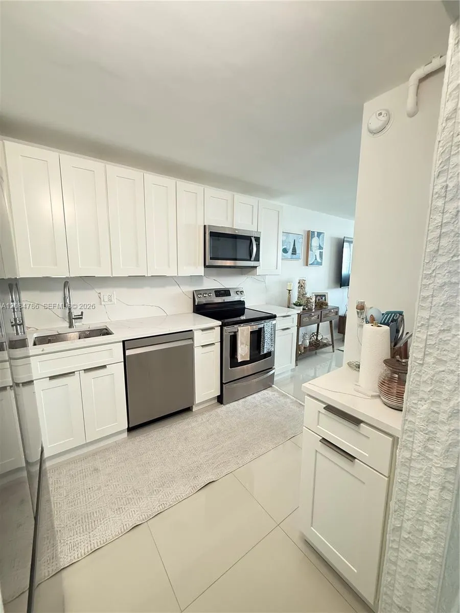 1505 Riverside Dr #1507 Pompano Beach, FL 33062