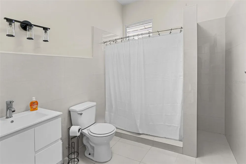 1512 LAS MARIAS #3 Santurce, PR 00911