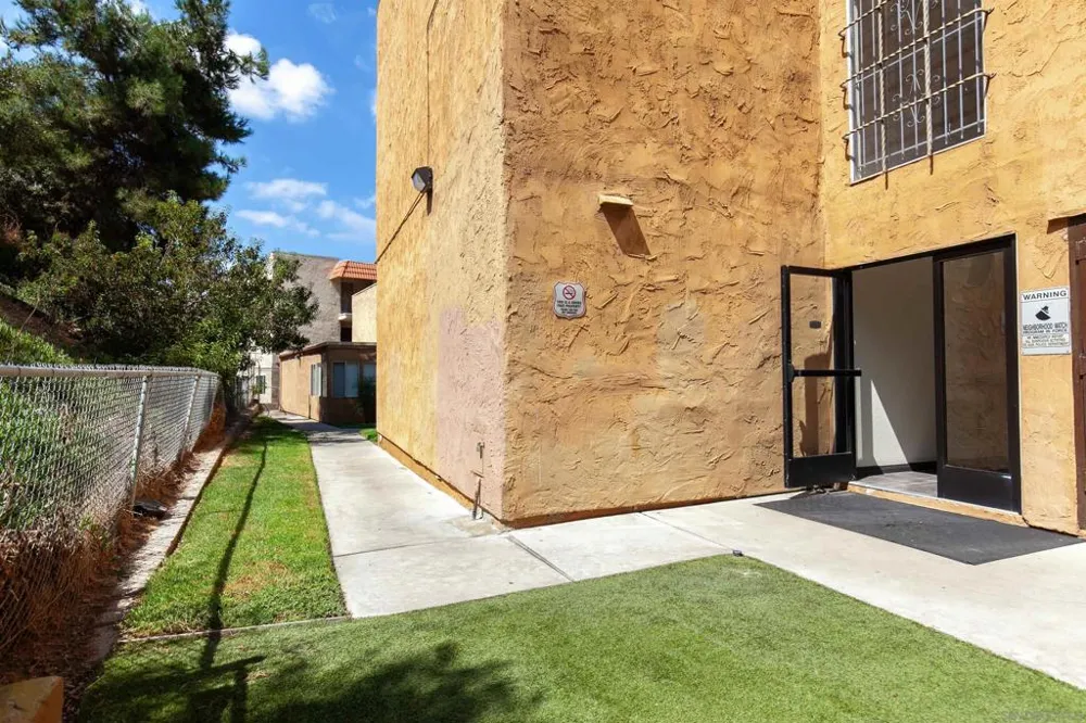 6955 Alvarado Rd. #77 San Diego, CA 92120