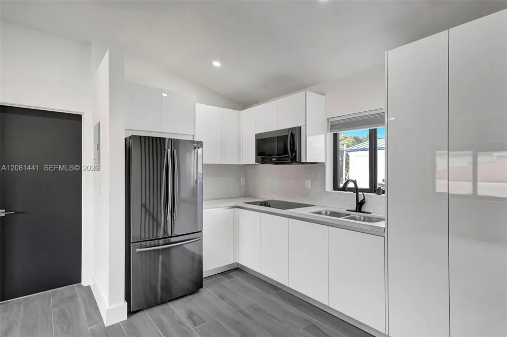 3362 SW 7th St #3362 Miami, FL 33135