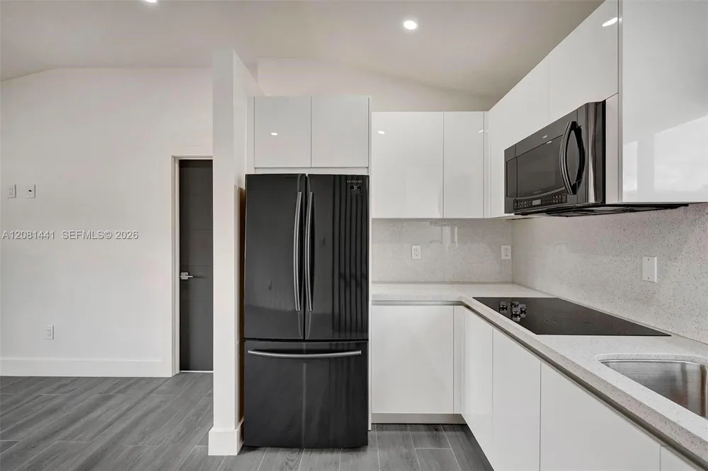3362 SW 7th St #3362 Miami, FL 33135