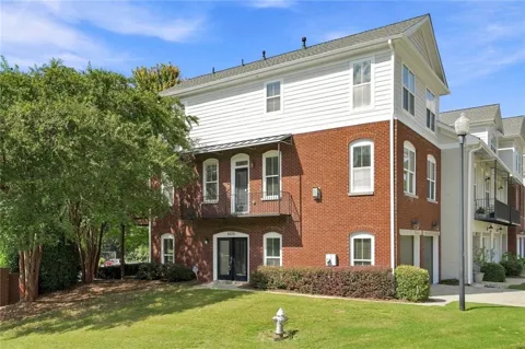 6035 Brookside Oak Circle