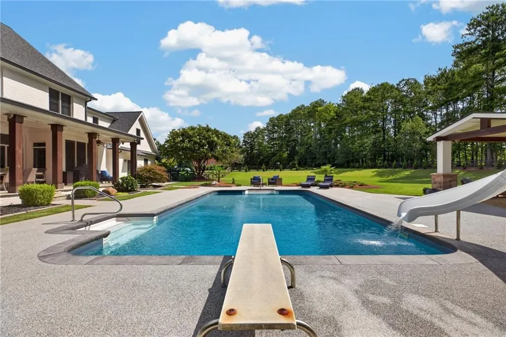 104 Reserve Dr Carrollton, GA 30117