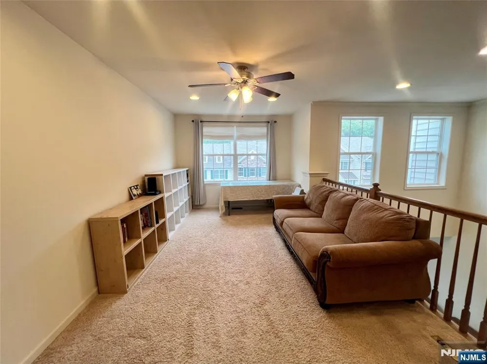 81 Autumn Way 20 Montvale, NJ 07645
