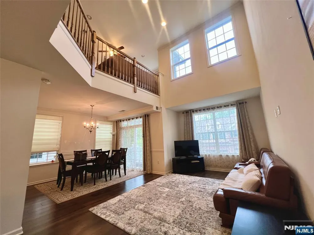 81 Autumn Way 20 Montvale, NJ 07645