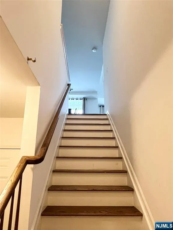 81 Autumn Way 20 Montvale, NJ 07645