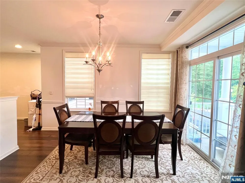 81 Autumn Way 20 Montvale, NJ 07645