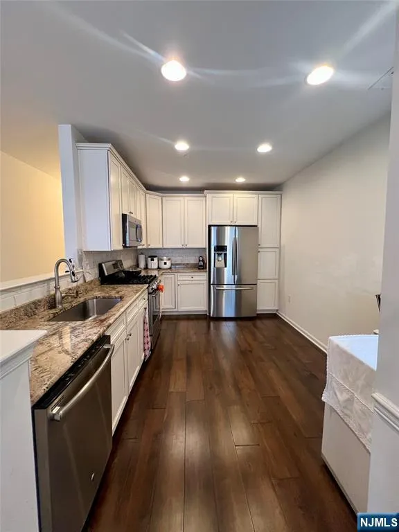 81 Autumn Way 20 Montvale, NJ 07645