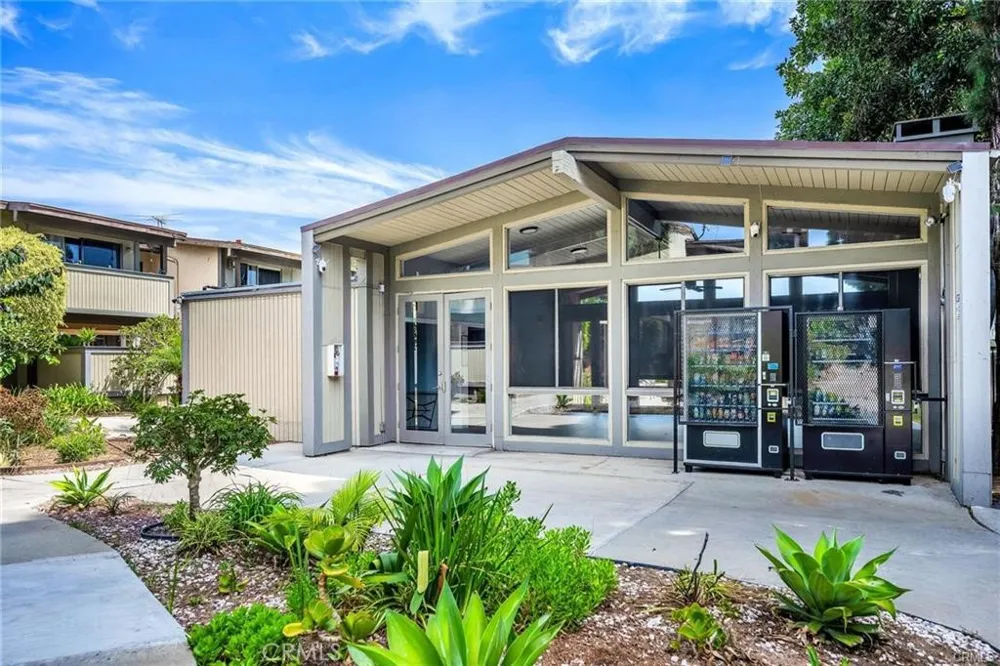 23304 Sesame #Q Torrance, CA 90502