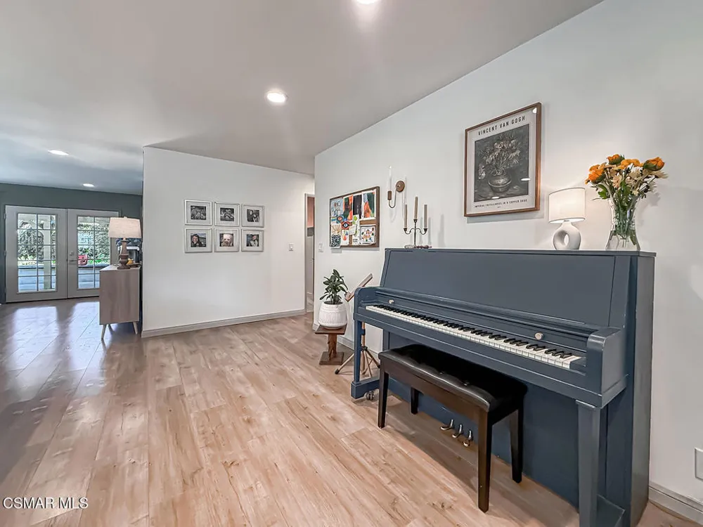 2896 Wanda Avenue Simi Valley, CA 93065