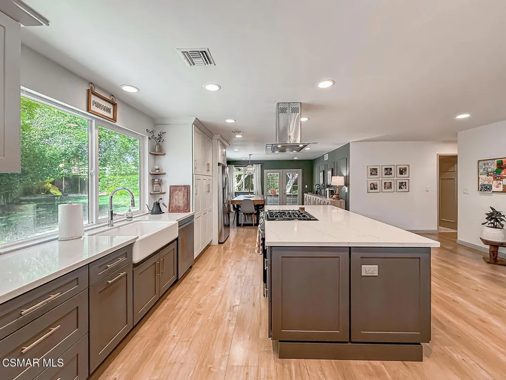 2896 Wanda Avenue Simi Valley, CA 93065