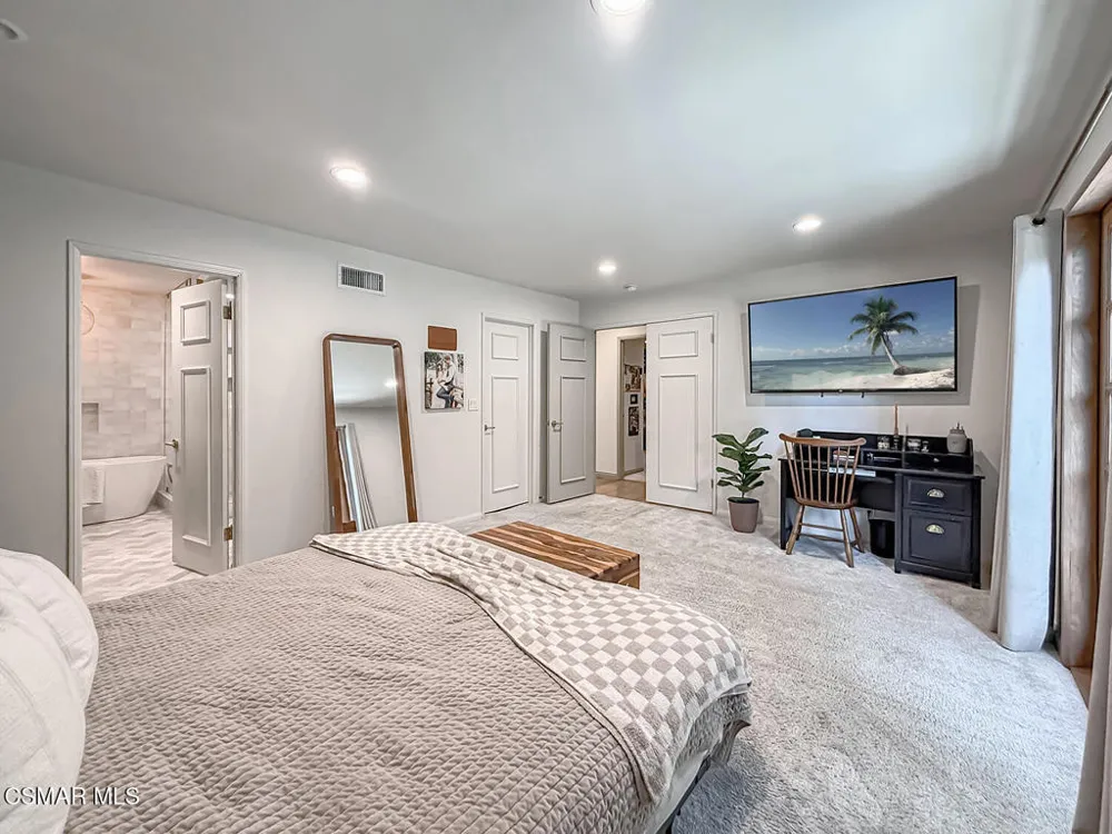 2896 Wanda Avenue Simi Valley, CA 93065