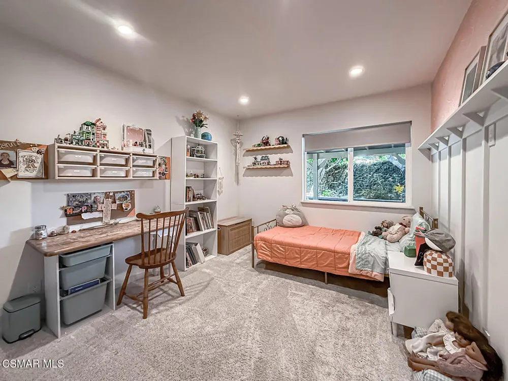2896 Wanda Avenue Simi Valley, CA 93065
