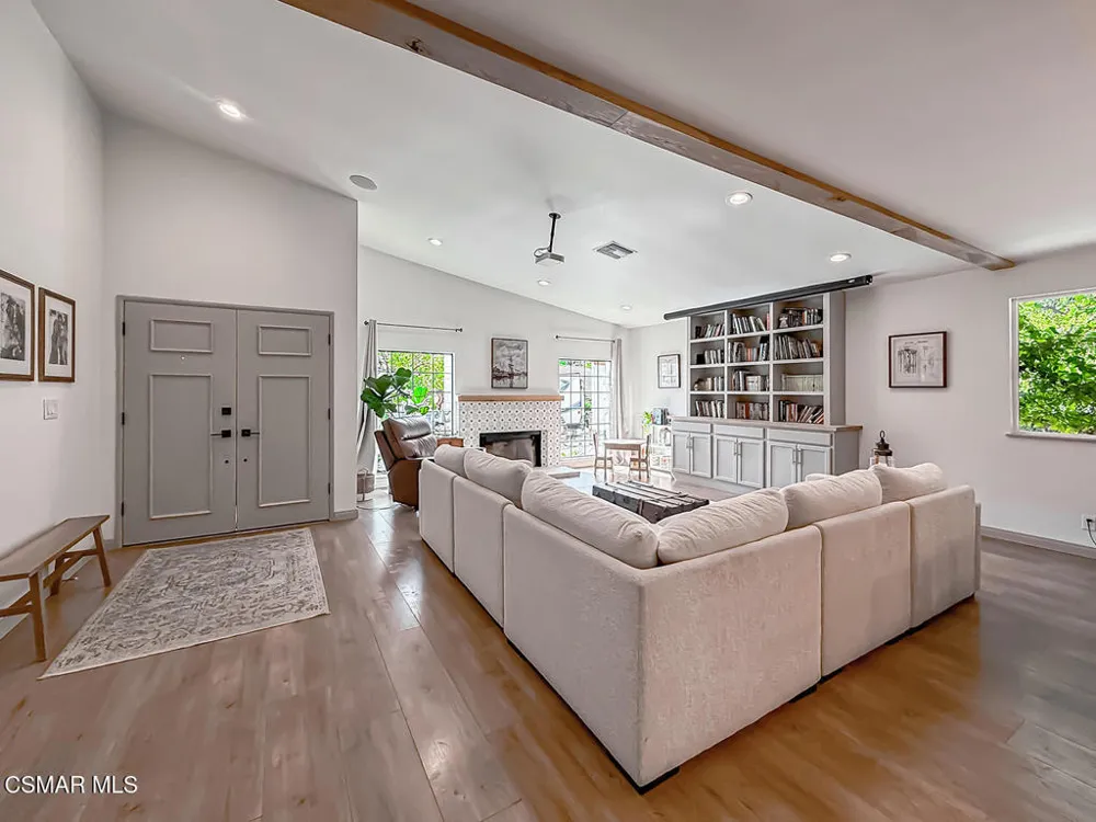 2896 Wanda Avenue Simi Valley, CA 93065