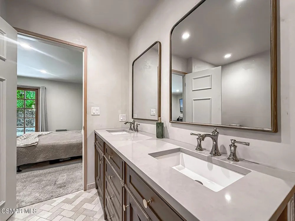 2896 Wanda Avenue Simi Valley, CA 93065