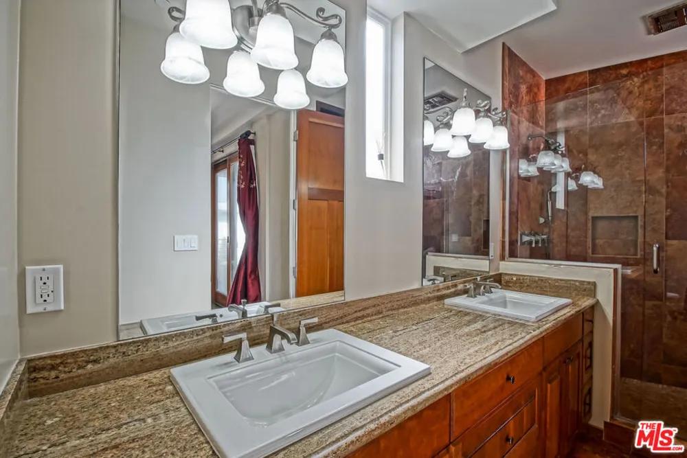 308 Gull Street Manhattan Beach, CA 90266