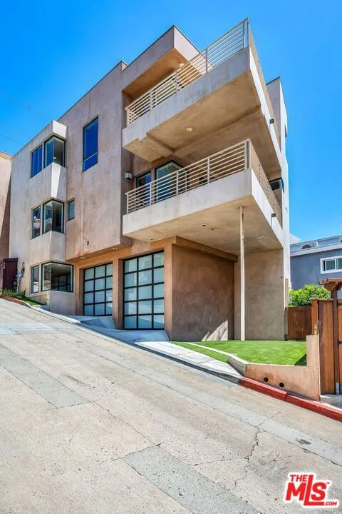 308 Gull Street Manhattan Beach, CA 90266