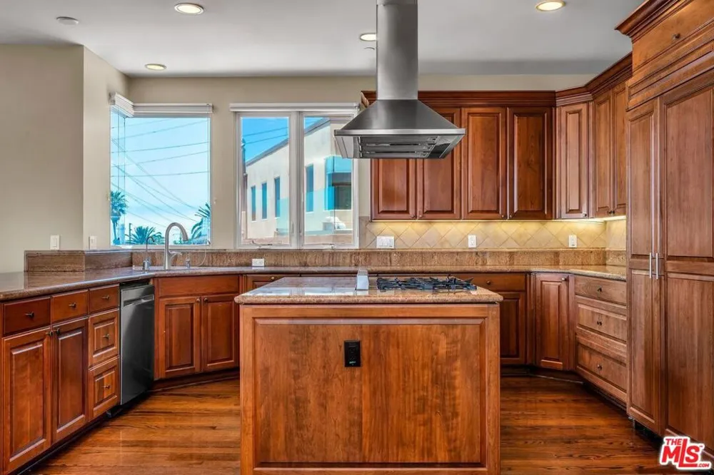 308 Gull Street Manhattan Beach, CA 90266