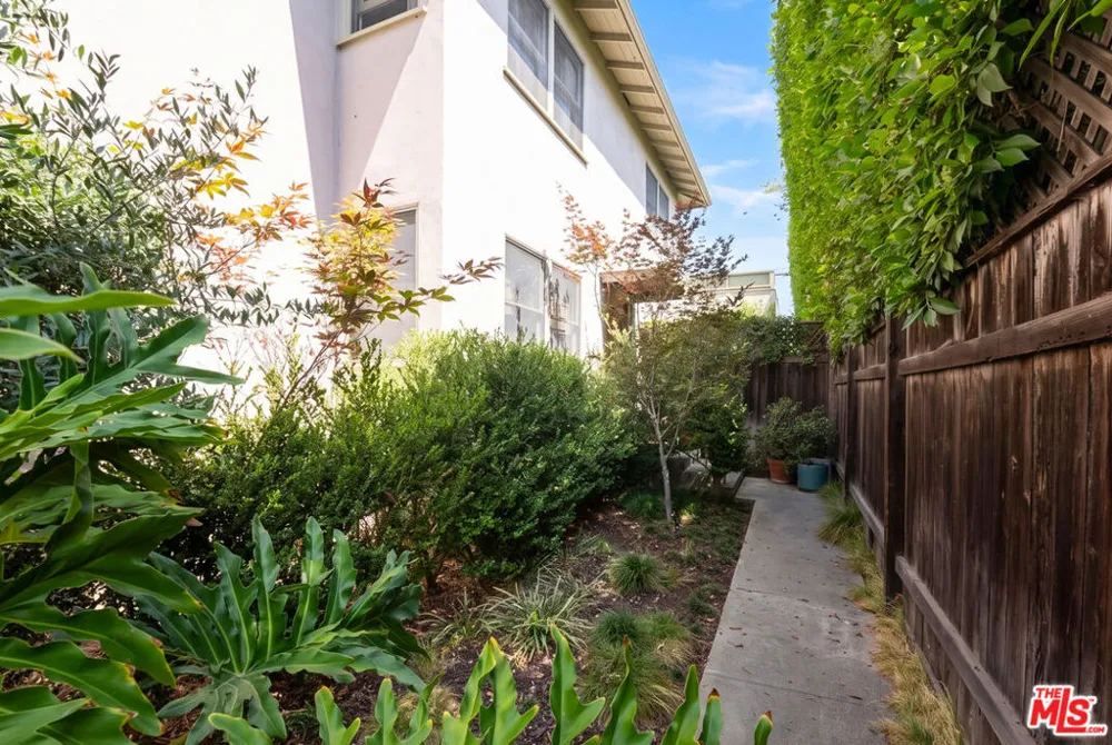 8921 Rangely Avenue West Hollywood, CA 90048