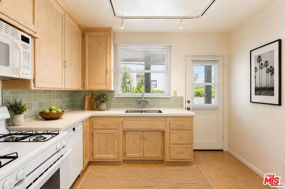 8921 Rangely Avenue West Hollywood, CA 90048